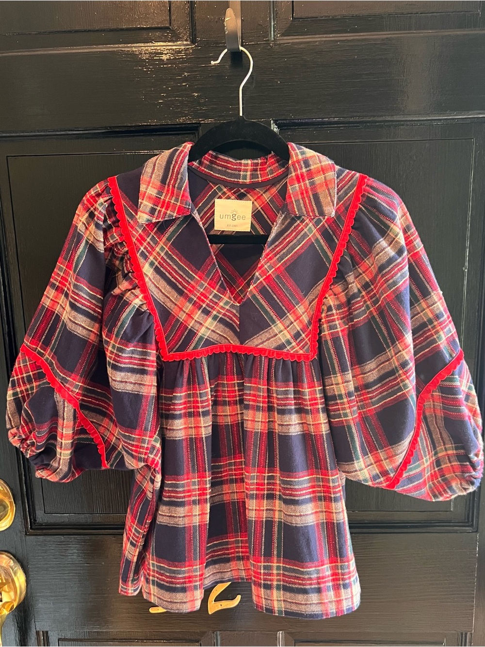 NWT, Umgee, Navy, Red & Cream Plaid Peasant Top with puff sleeves